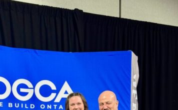 Melissa Ruck receives provincial field operations excellence award